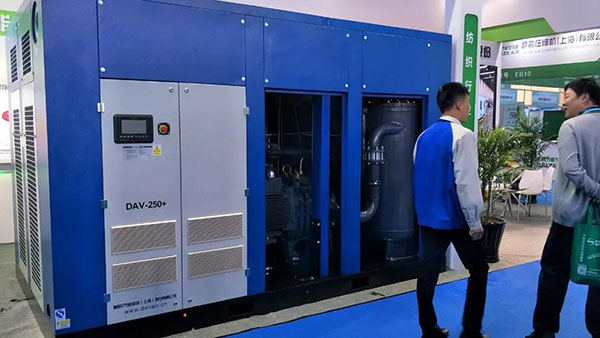 德耐爾19年第二班展會正式啟動“我”等你來看！